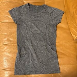 Lululemon Swiftly Tech Short-Sleeve Shirt 2.0
Hip Length, size 4 grey